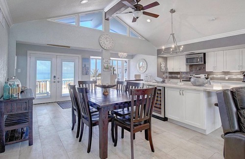 Key Allegro House | Rest by the Bay