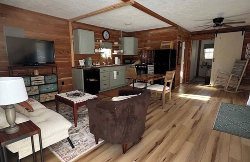 Sugar Tree Cabin | Rest & Go! Cozy Cedar Cottage off of I40 Exit 126