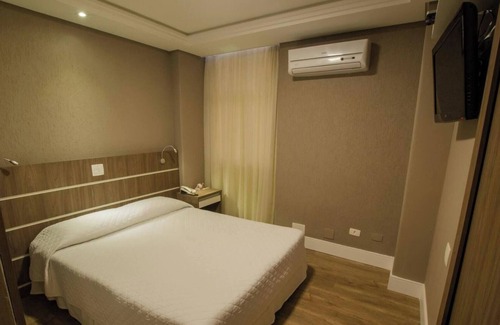 Civic Center Hotel | Rest, Laugh & Recreation in a Spacious City Center Hideaway with Room for All