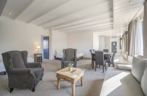 Waalwijk Hotel | Rest & Recharge: Scenic Retreat Near Loonse and Drunense Duinen National Park