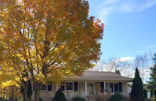 Mystic - New London House | Rest, Relax, Retreat - A 3bdrm Mystic Getaway- Children 6+ welcome