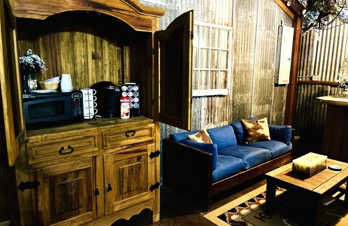 Montgomery County House | Rest + Restore. Family-friendly ranch getaway, including fur babies!nn