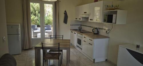 La Tour-d'Aigues Bed & Breakfast | Restanques de la Tour