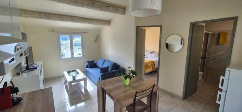 La Tour-d'Aigues Bed & Breakfast | Restanques de la Tour