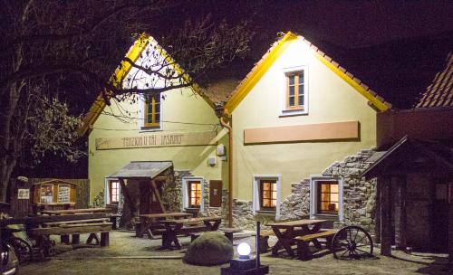 Novy Saldorf-Sedlesovice House | Restaurace & Penzion U Tří Jasanů