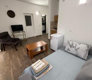 Pestani House | Restaurant & Apartments Lipa