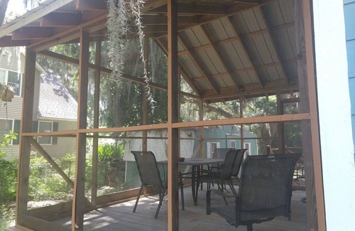 Shellman Bluff House | Restaurant, Boat Marina ,18-Hole Golf Course are nearby this new 2 bedrm 2bath