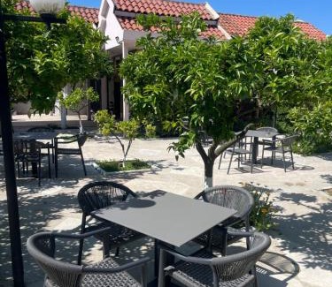 Fier House | Restaurant Bujtina Portokallja