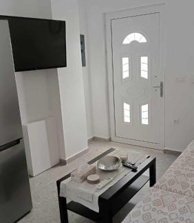 Faliraki Apartment | Restaurant Maria Suites SunSet