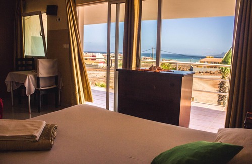 Baia das Gatas Bed & Breakfast | Restaurante Baia Guest House