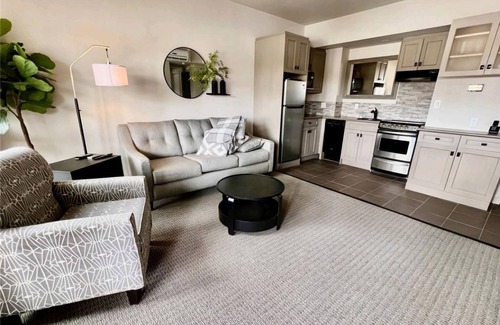 Huntsville Condo | Restful 1 Bed Lakefront Condo in Muskoka