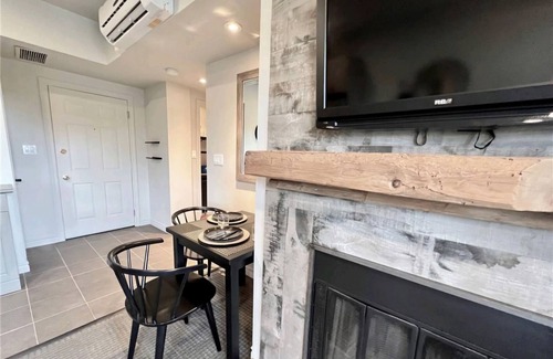 Huntsville Condo | Restful 1 Bed Lakefront Condo in Muskoka