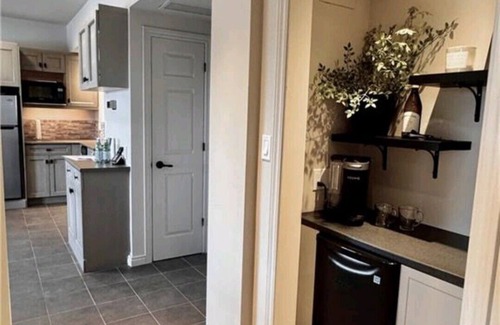 Huntsville Condo | Restful 1 Bed Lakefront Condo in Muskoka
