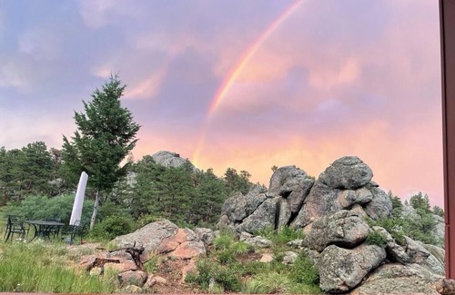 Glacier View Meadows House | Restful 3 Bedroom Mountain Retreat Bordering National Forest, 31+ day stays