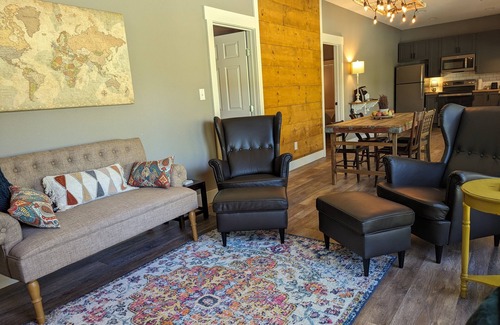 La Grange Cottage | Restful cottage close to antique shopping and mountain biking
