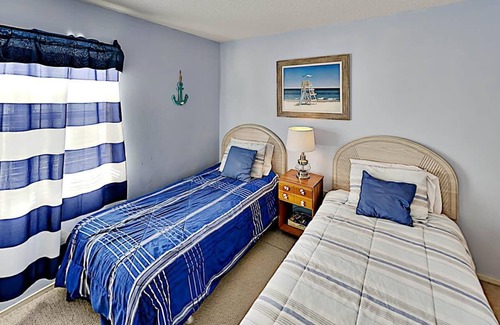 Myrtle Beach Cottage | Restful Guest Cottage Pool 4 Blocks to the Beach