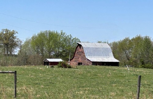 Pamplin Cottage | Restful new cottage facing woods and paths near historic sites & biking trails