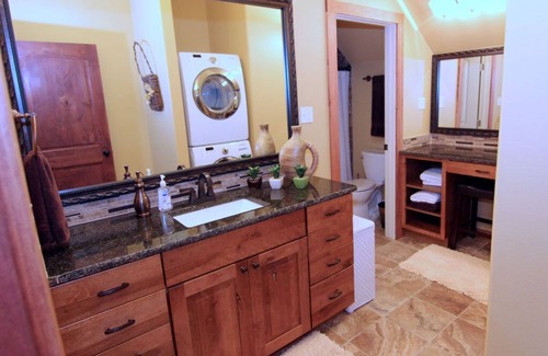 Driftwood Apartment | Restful oasis in the hills