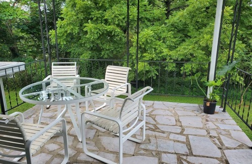 Oak Grove House | Restful on Rhody
