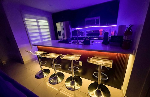 Naranja House | Restful Posturepedic Beds! enjoy Luna Sky! BAR,BBQ