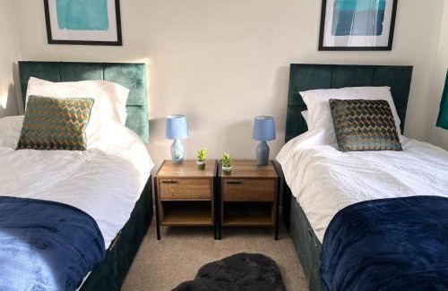 Grantham House | Restful Riverside Home