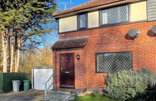 Grantham House | Restful Riverside Home