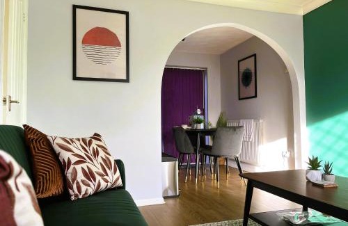 Grantham House | Restful Riverside Home