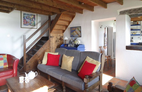 Caherdaniel Cottage | Restored 18C coastguard cottage on the shore of the beautiful Kenmare estuary