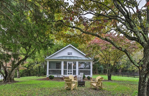 Hayes Cottage | Restored 1920's Cottage on 1 Acre w/Fire Pit