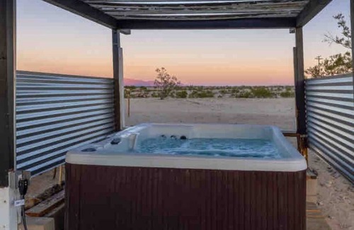 Wonder Valley Cabin | Restored 1940s Hideaway, 10 Acres, Forever Views, Hot Tub, 15 mins to park