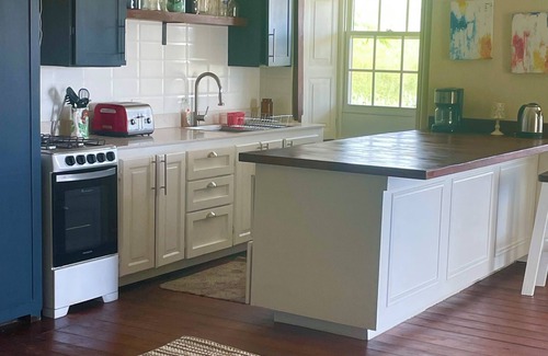 Gibbs Bay Apartment | Restored 2 Bedroom apartment in historic stone house