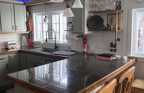 Blodgett Landing Cottage | Restored 4 Bedrm Lakefront Summer cottage on Lake Sunapee Blodgett Landing