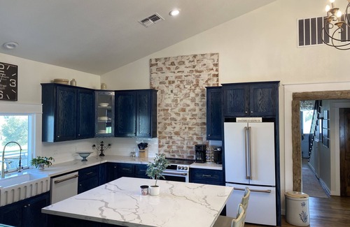 Fayetteville Other | Restored Family FarmhousenSleeps 14 - 4 Bedrooms - 2 Baths - Outside Shower