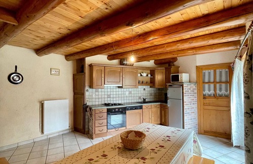 Saint-Ilpize Cottage | Restored farmhouse, 3 bedrooms, fireplace