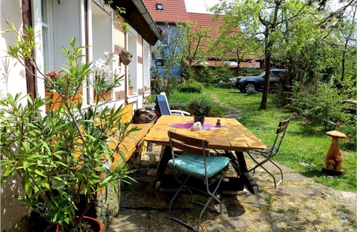 Neusitz Apartment | Restored farmhouse in the center of Schweinsdorf