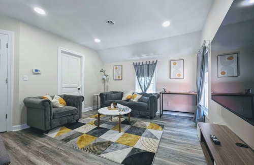 Flushing Apartment | Restored Farmhouse in Central Flushing ~ Walking to Downtown