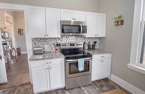 Historic Garderns House | Restored Historic 2BR/1.5BA House Near Downtown