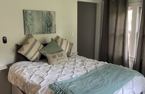 Fort Smith House | Restored Historic Carriage House walking distance to Downtown and the Riverfront
