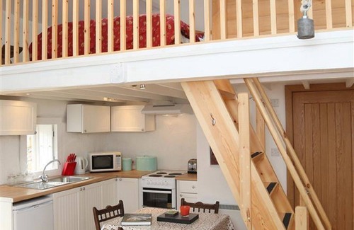 Manod Cottage | Restored Welsh cottage, pet friendly, wood burning stove, walks from the door.