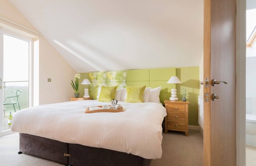 Winnard's Perch Ski Chalet | Retallack Resort - ‘Snug with Games Room & Hot Tub for 12