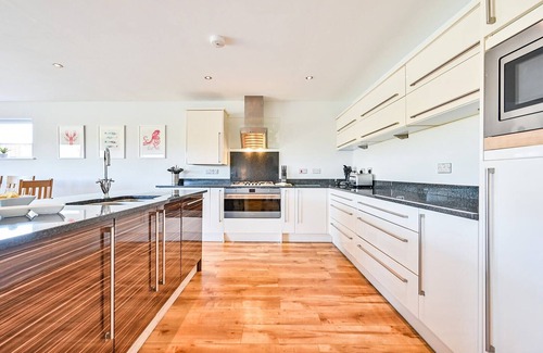 Winnard's Perch House | Retallack Resort Moorings, Hot tub & Games Room