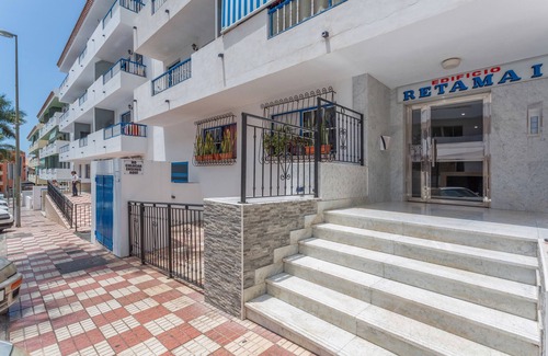 Adeje Apartment | Retama Vacation Apartment with Sea Views, Balcony and Wi-Fi