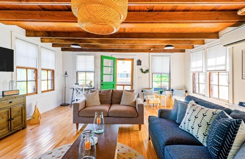 Ocean Beach House | Reteela Retreat