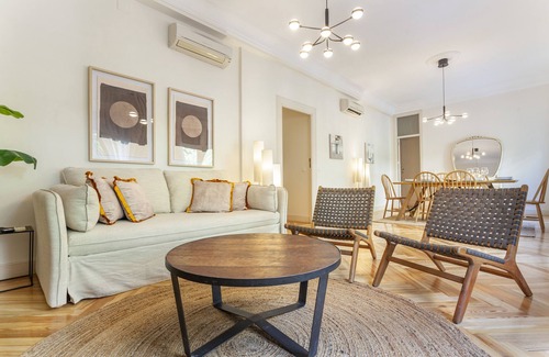 Jeronimos Apartment | Retiro Place apartment in Madrid