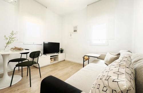 Pacifico Apartment | Retiro Residence White