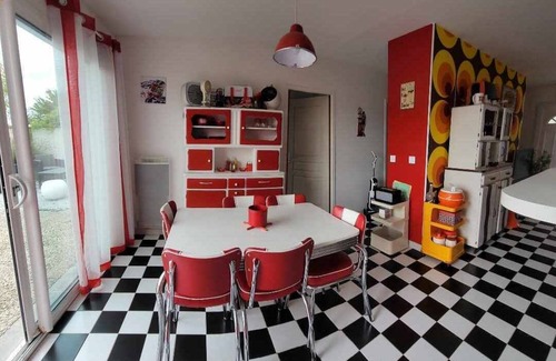 Sainte-Soulle House | Retour Vers le Futur ! Immersion Dans les Années 50-60, à 10 min de La Rochelle