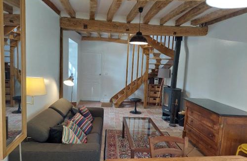 Gemigny House | Retraite Champêtre avec Home Cinéma et Verger Libre Cueillette, près de la Loire et des Châteaux - FR-1-590-435