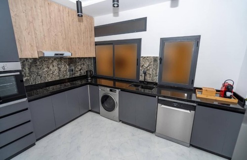 Branes Apartment | Retraite Luxueuse de 2 Chambres Élégante -Serenity stays
