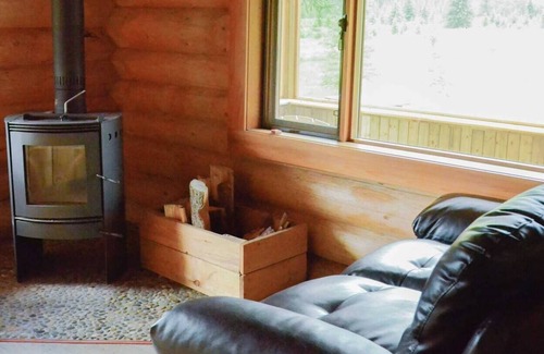 Rock Lake Cabin | Retreat to the Mountains at Rock Lake Earth Lodge & 4 Cabins