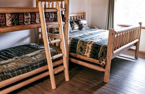 Rock Lake Cabin | Retreat to the Mountains at Rock Lake Earth Lodge & 4 Cabins